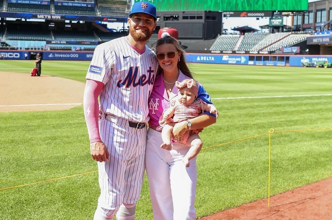 Brandon Nimmo and Chelsea Nimmo Family Pictures